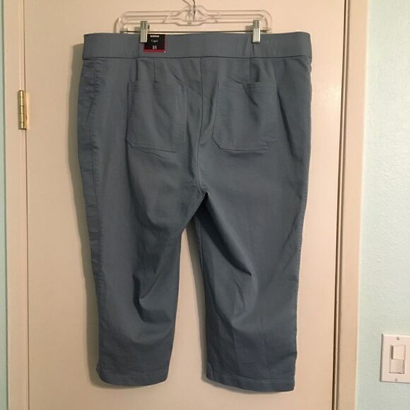 Avenue pull on  capris Women’s 18 blue with stretch NEW - Picture 3 of 8